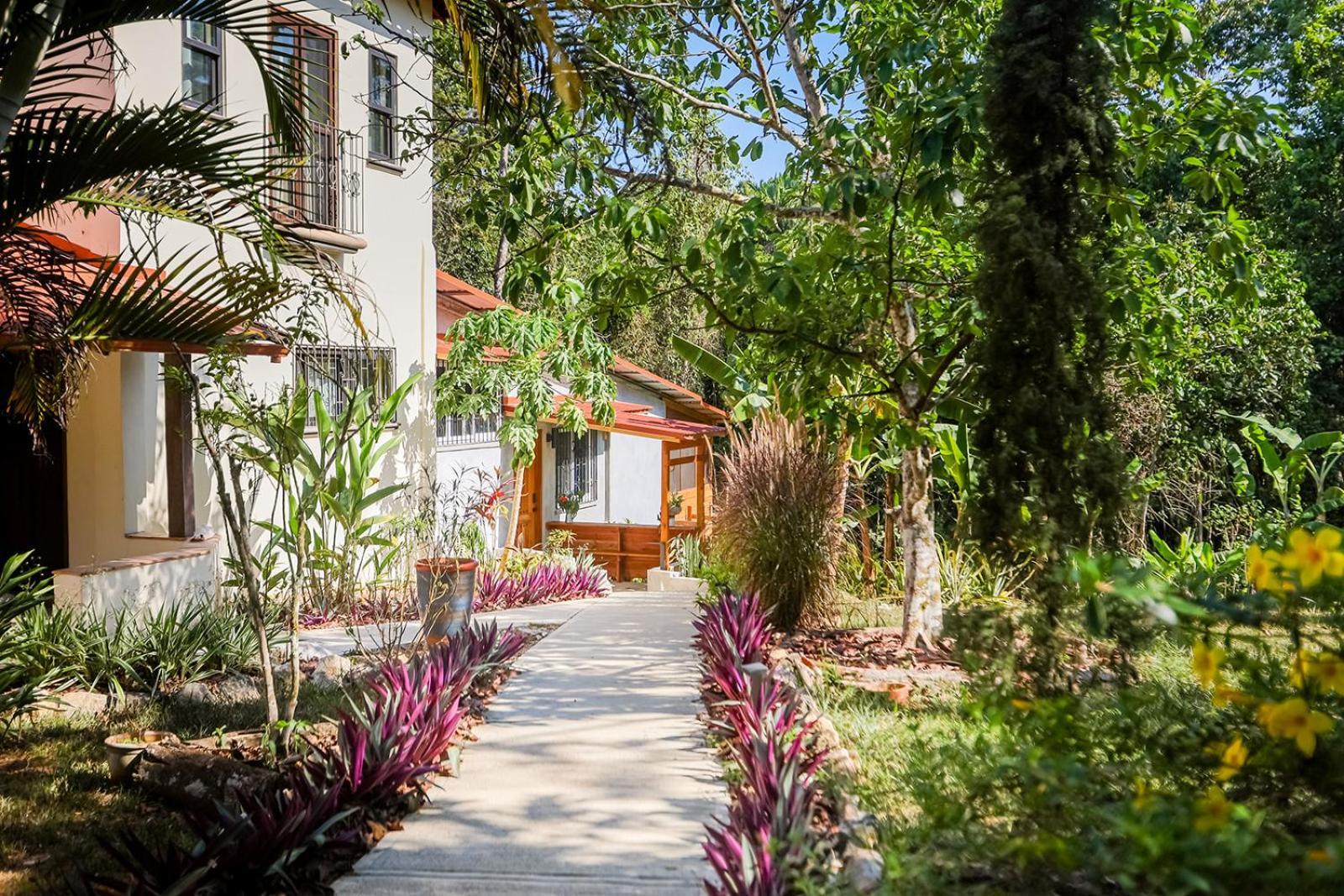 Hotel Sattva Land Belmopan Exteriér fotografie